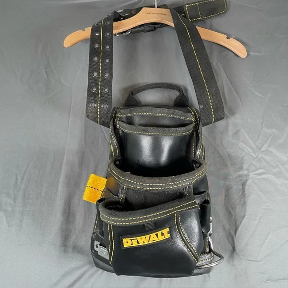DEWALT Tool Bag Belt Buckle Black Yellow Tape Holder Carpenter Utility - Picture 1 of 5